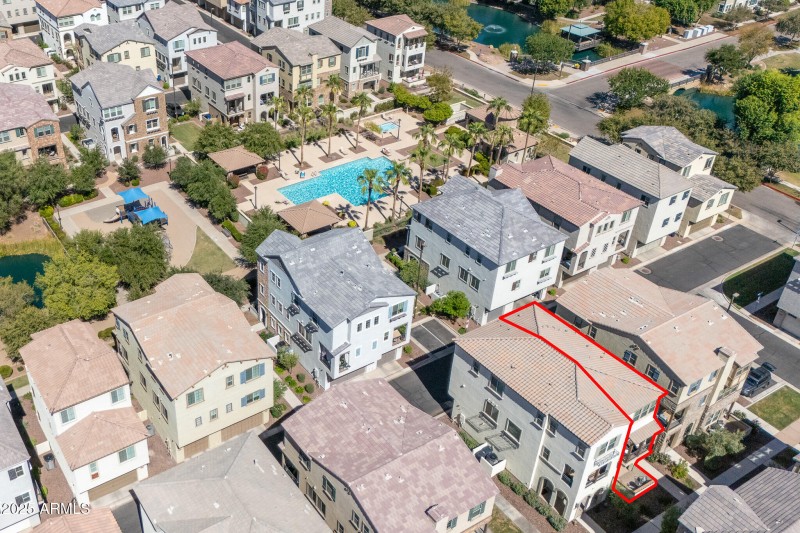 Proximity to Pool