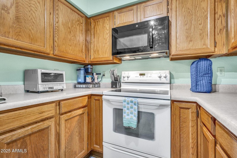 Kitchen- includes refrigerator