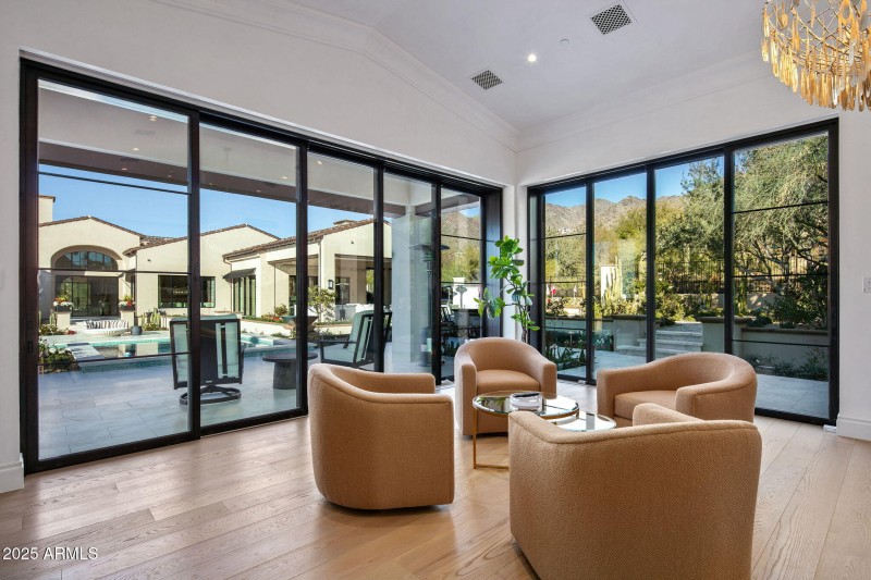 068_Guest House Living Views