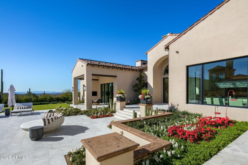 095_Flower Bed Details