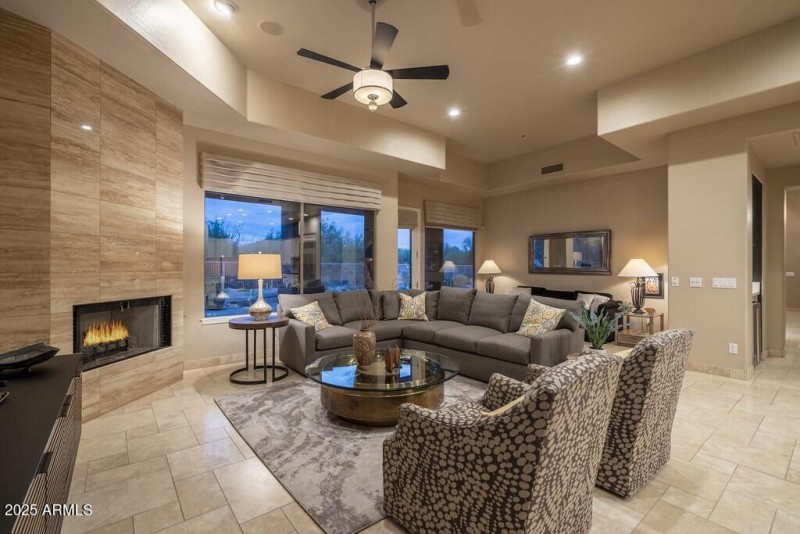Large Windows Brings Light In