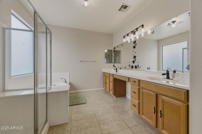 45-web-or-mls-40914 W Hopper Drive-45