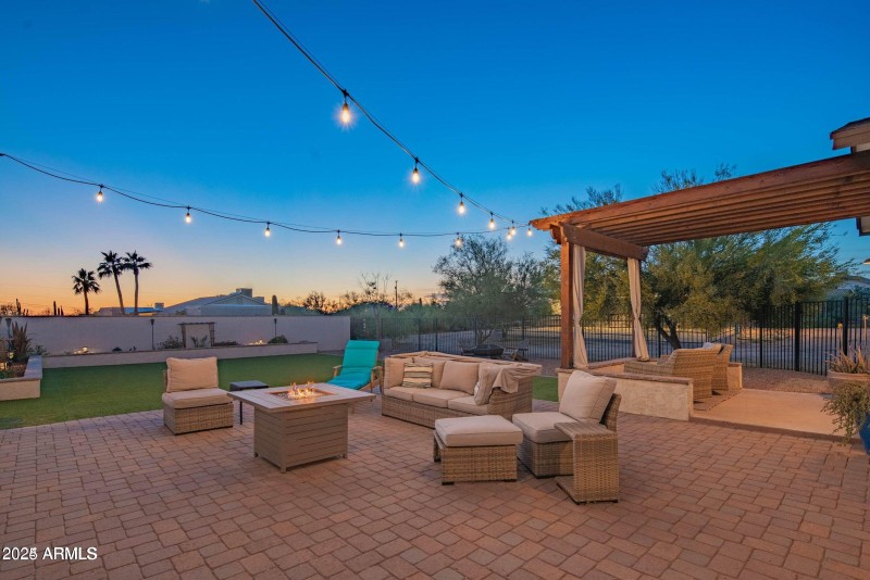 patio courtyard