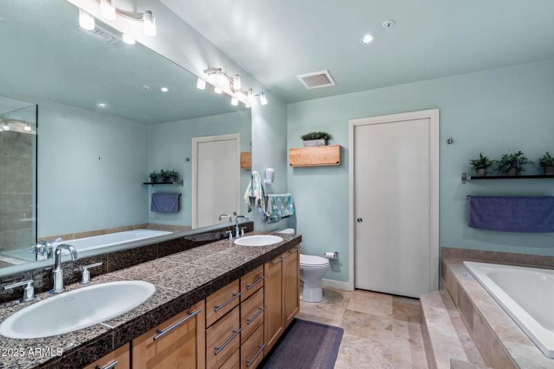 014__208 W Portland St UNIT360