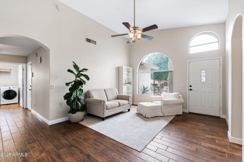 002__2243 E Willow Wick Rd