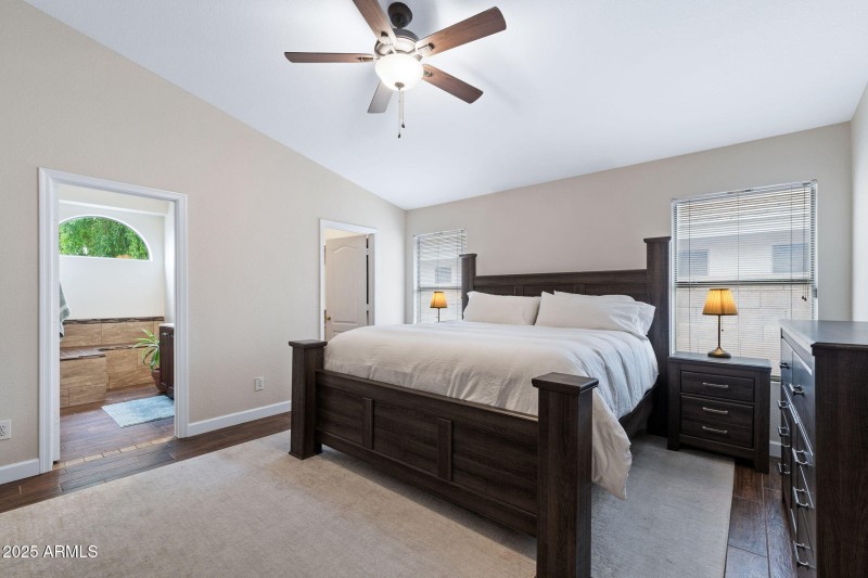 012__2243 E Willow Wick Rd