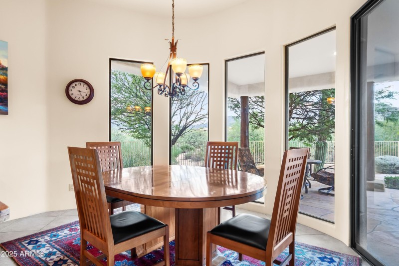 013_Causal Dining Vistas