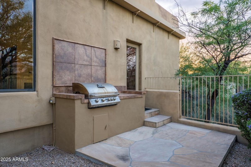 037_Grilling Space