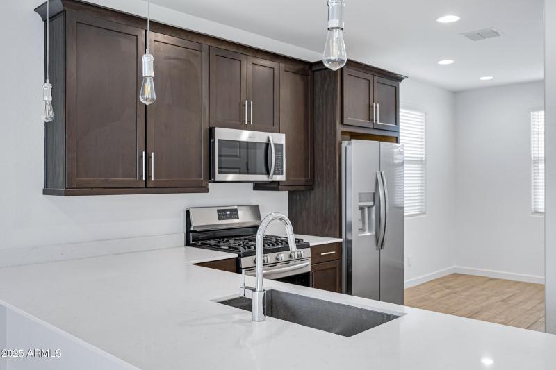 2532 W Hidalgo Ave-14