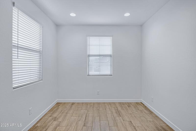 2532 W Hidalgo Ave-20