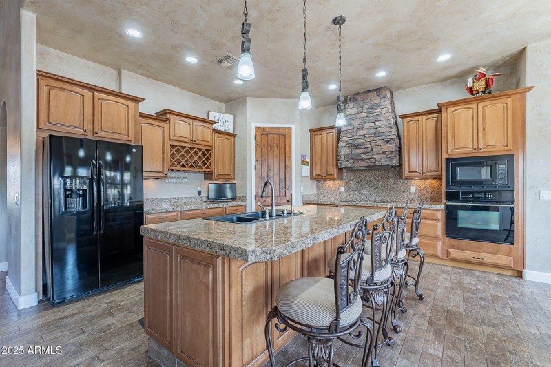 8-web-or-mls-Canyon-8