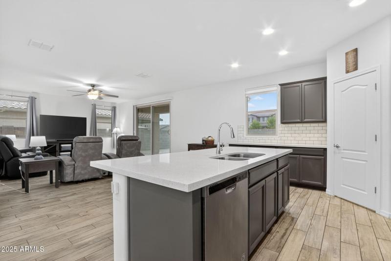 9-web-or-mls-027_a4m_SA (1)