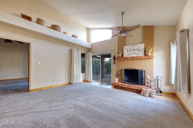 082093-4357 Plaza Oro Loma