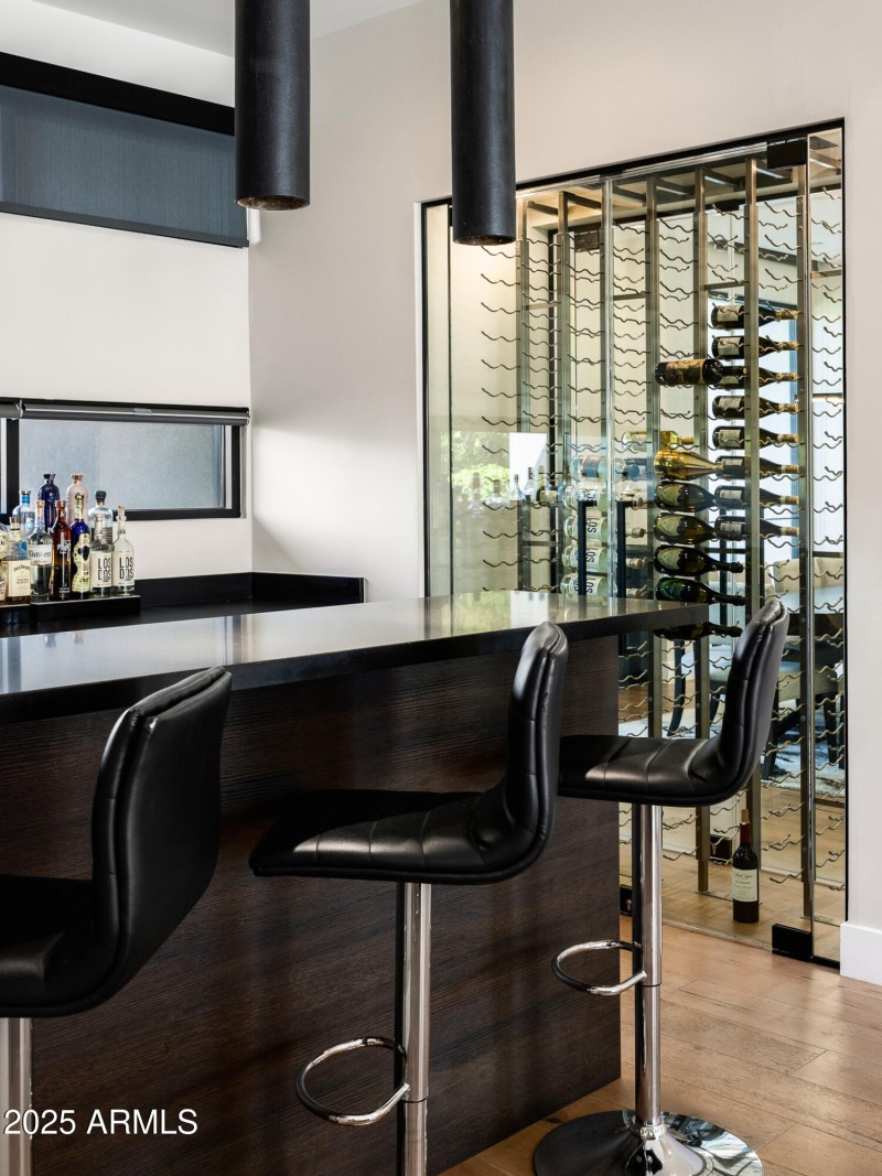 17bar and wine storage