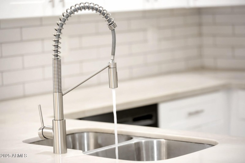 Kitchen faucet