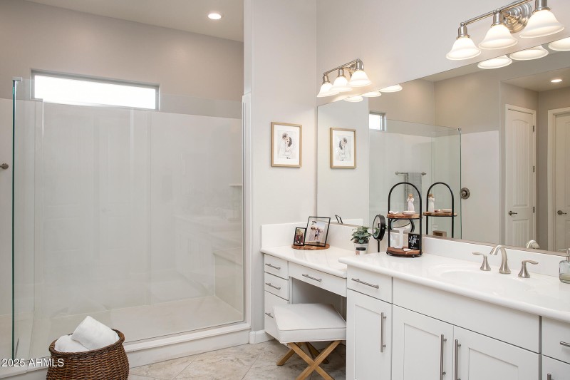 Make-Up Vanity