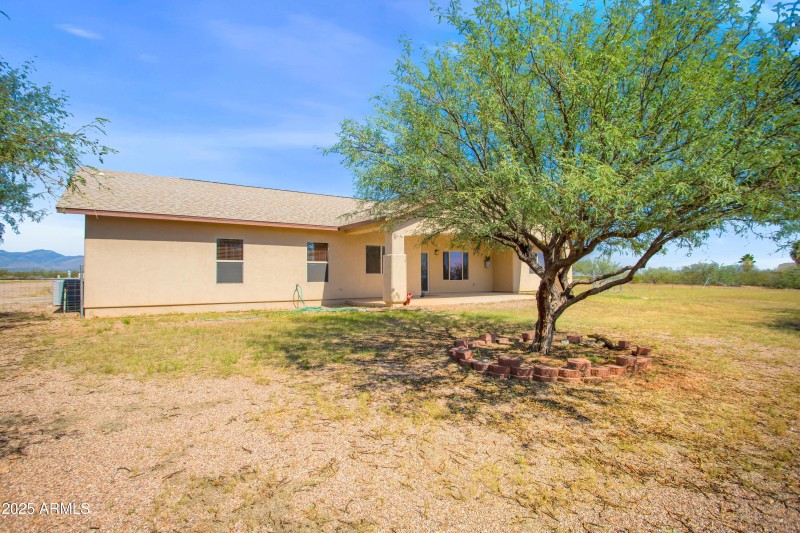 890 E SAVINO CT