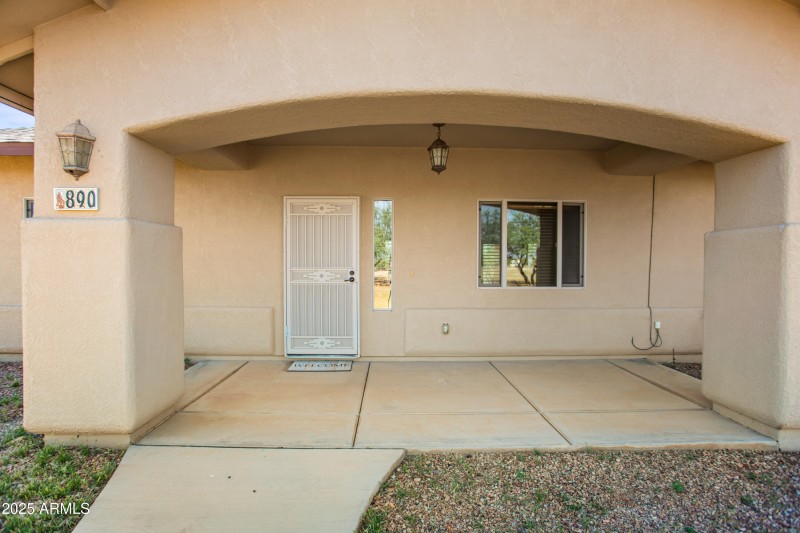 890 E SAVINO CT