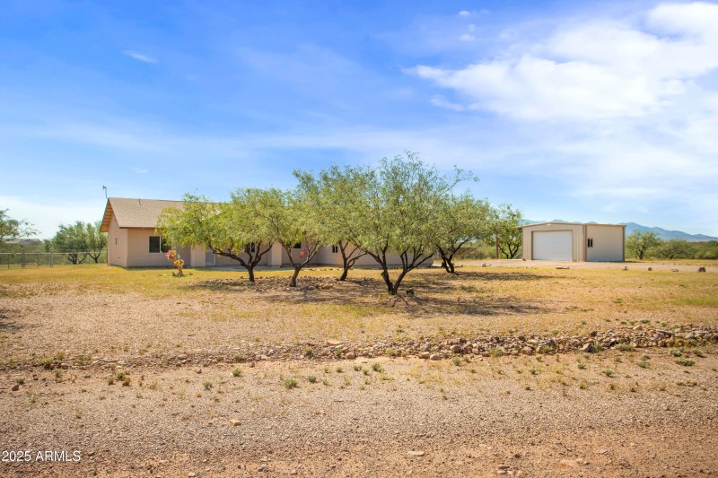890 E SAVINO CT