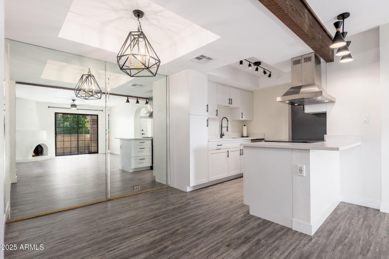 7557 N Dreamy Draw Dr UNIT 219 - 09