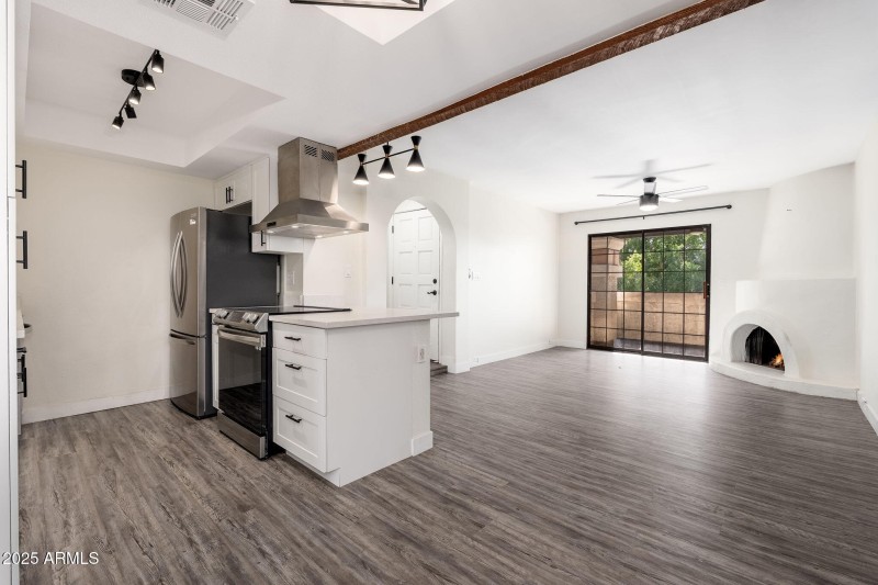 7557 N Dreamy Draw Dr UNIT 219 - 11