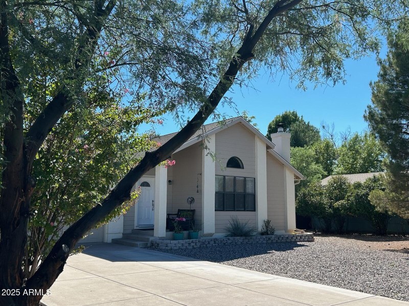 Large Driveway off Grand Front