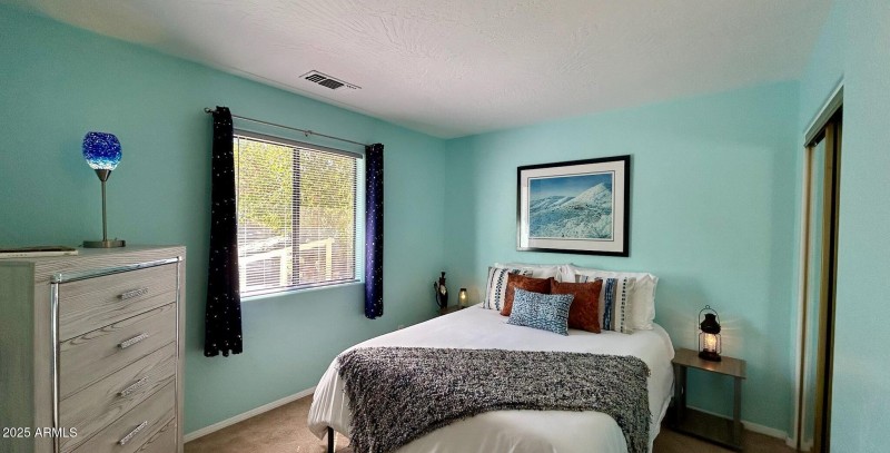 Large bedroom 2