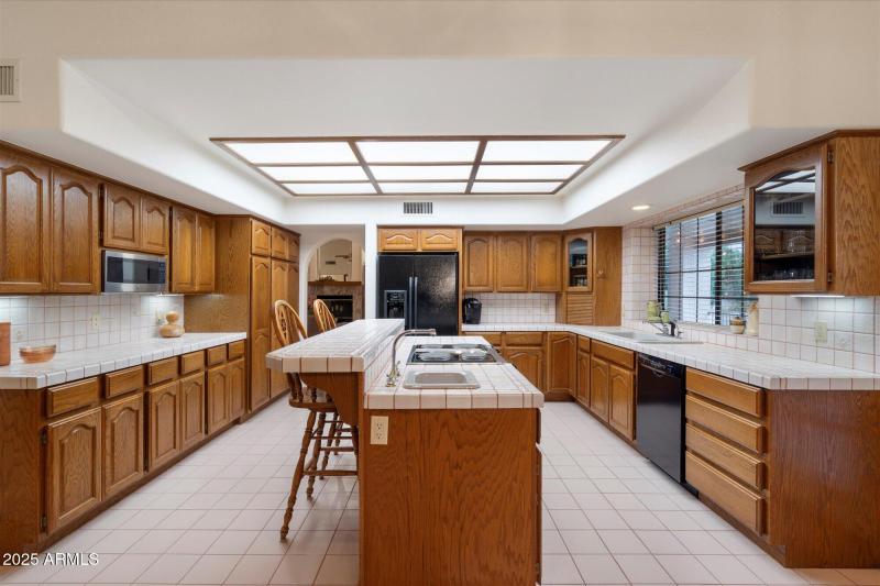 Light and Bright Kitchen