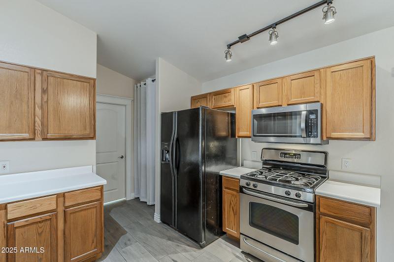 11-web-or-mls-Desert Bloom-11