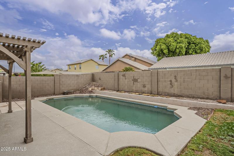 45-web-or-mls-Desert Bloom-45