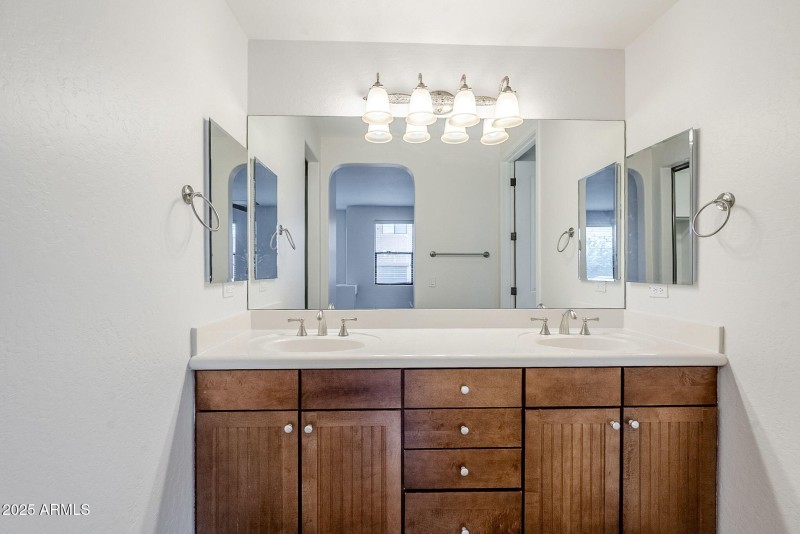 28-web-or-mls-Linda-28