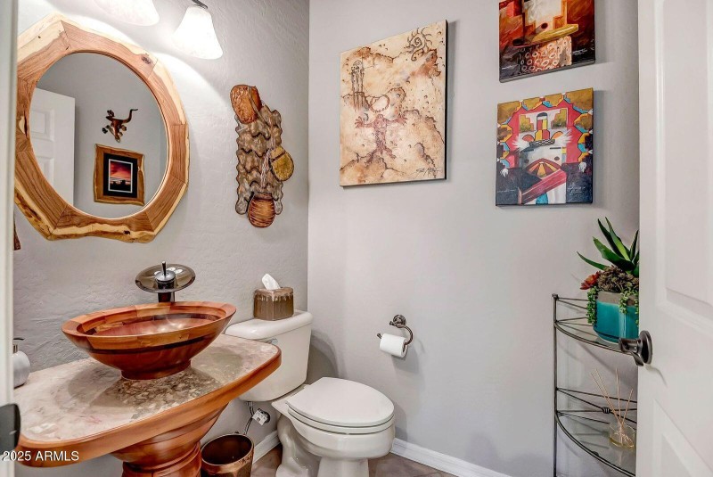 hr - powder room