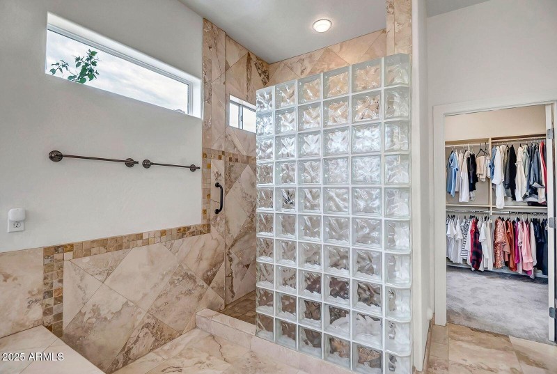 hr - main bath 2