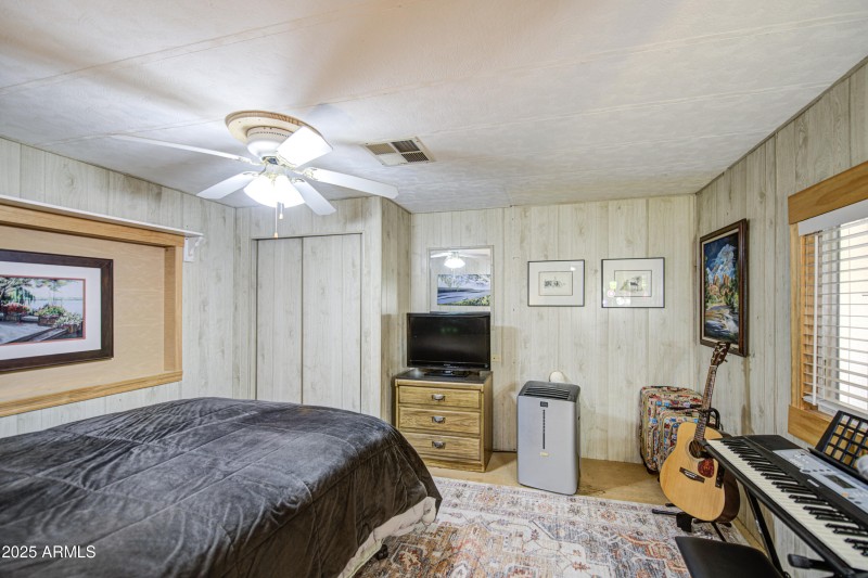 Bedroom 2-pic 1