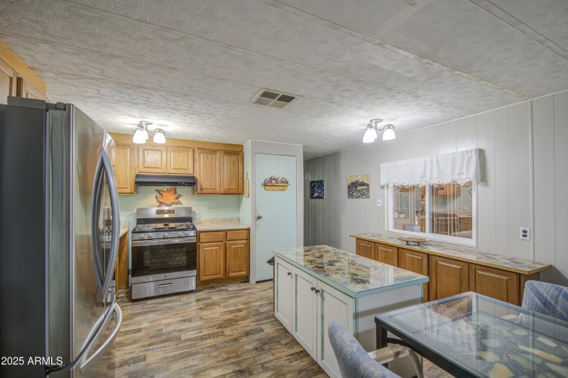 Kitchen 6