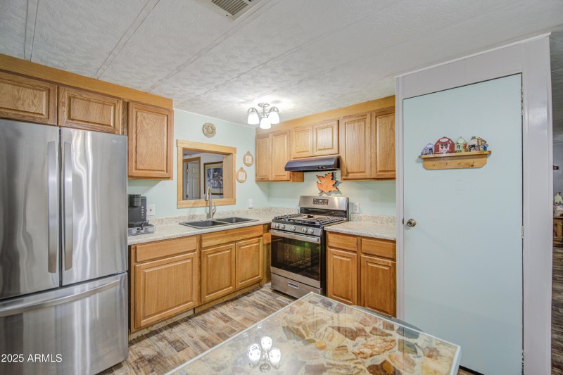 Kitchen 8