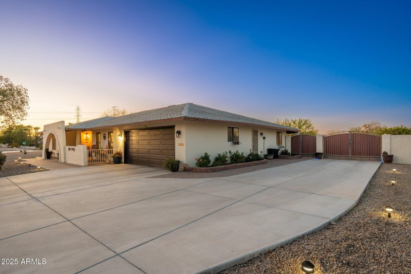 11138 W Hatcher Rd - 45