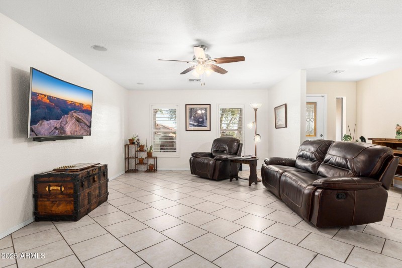 11138 W Hatcher Rd - 09