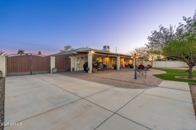 11138 W Hatcher Rd - 51