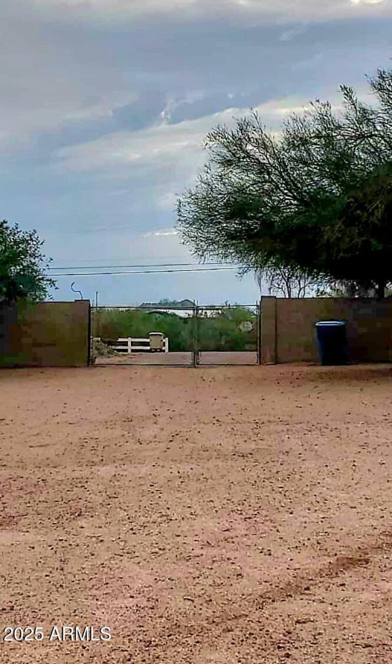 GATES TO BACKYARD