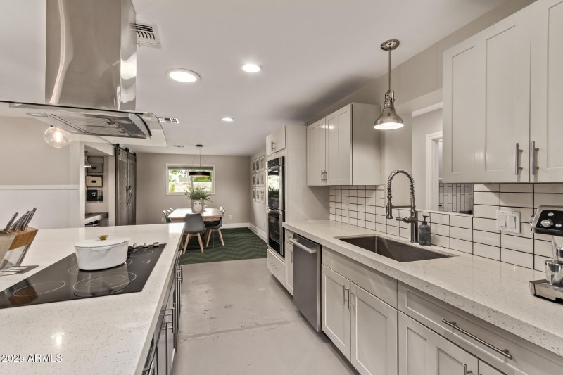 19 Shaw Butte