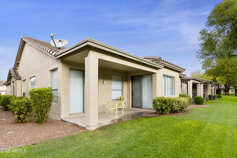 Townhome on greenbelt