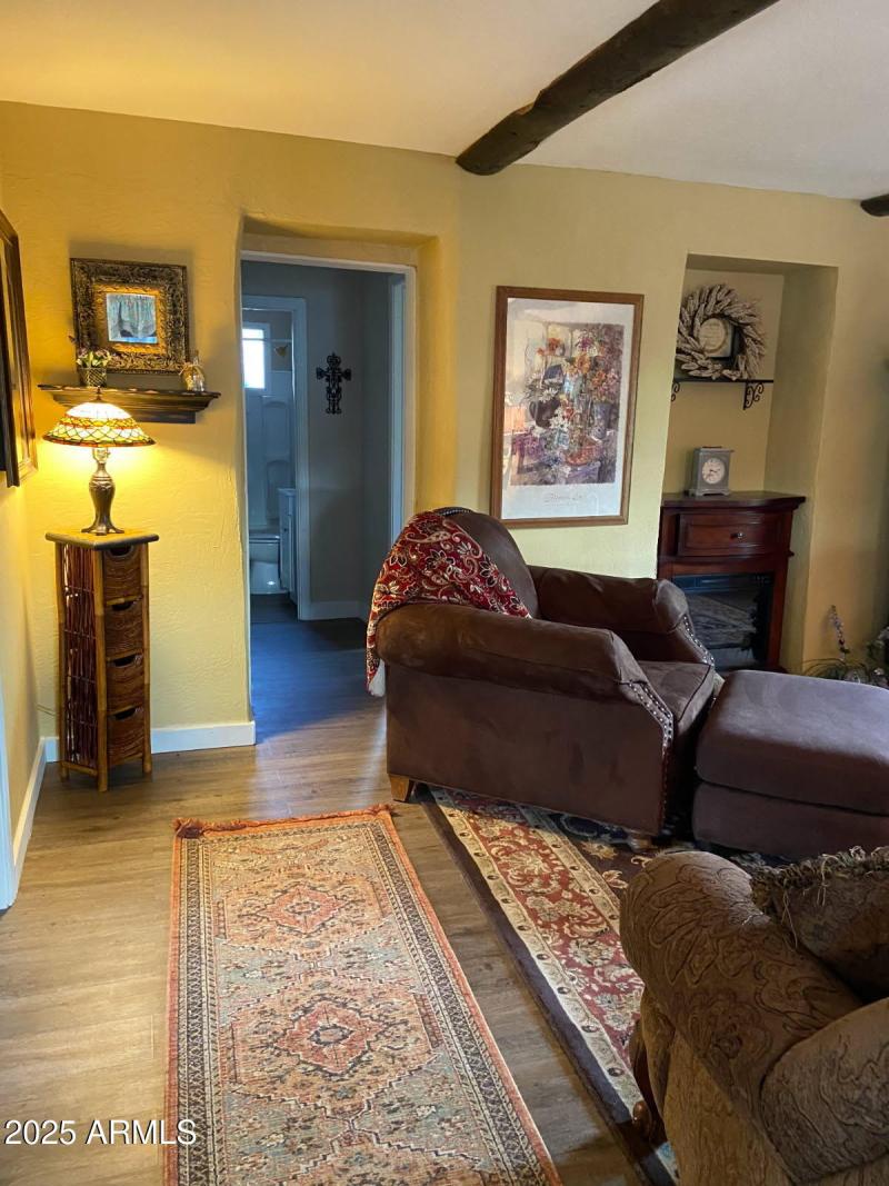 225 N Lobb Ave -5