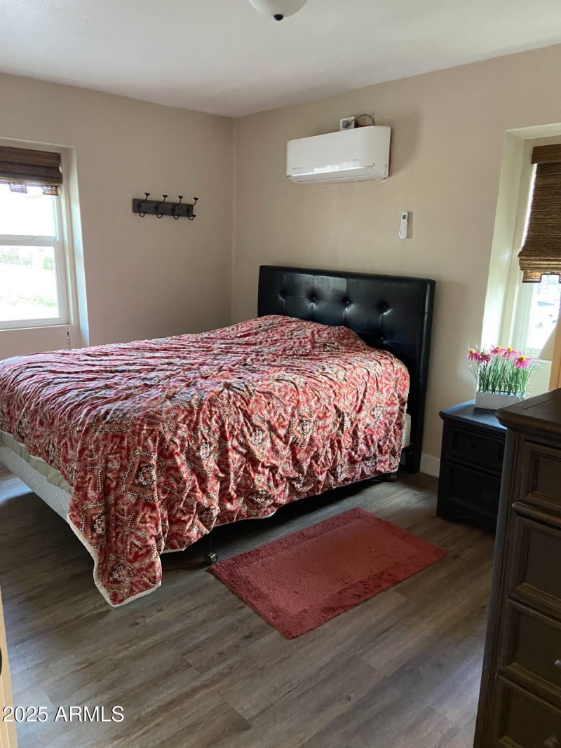 225 N Lobb Ave -6
