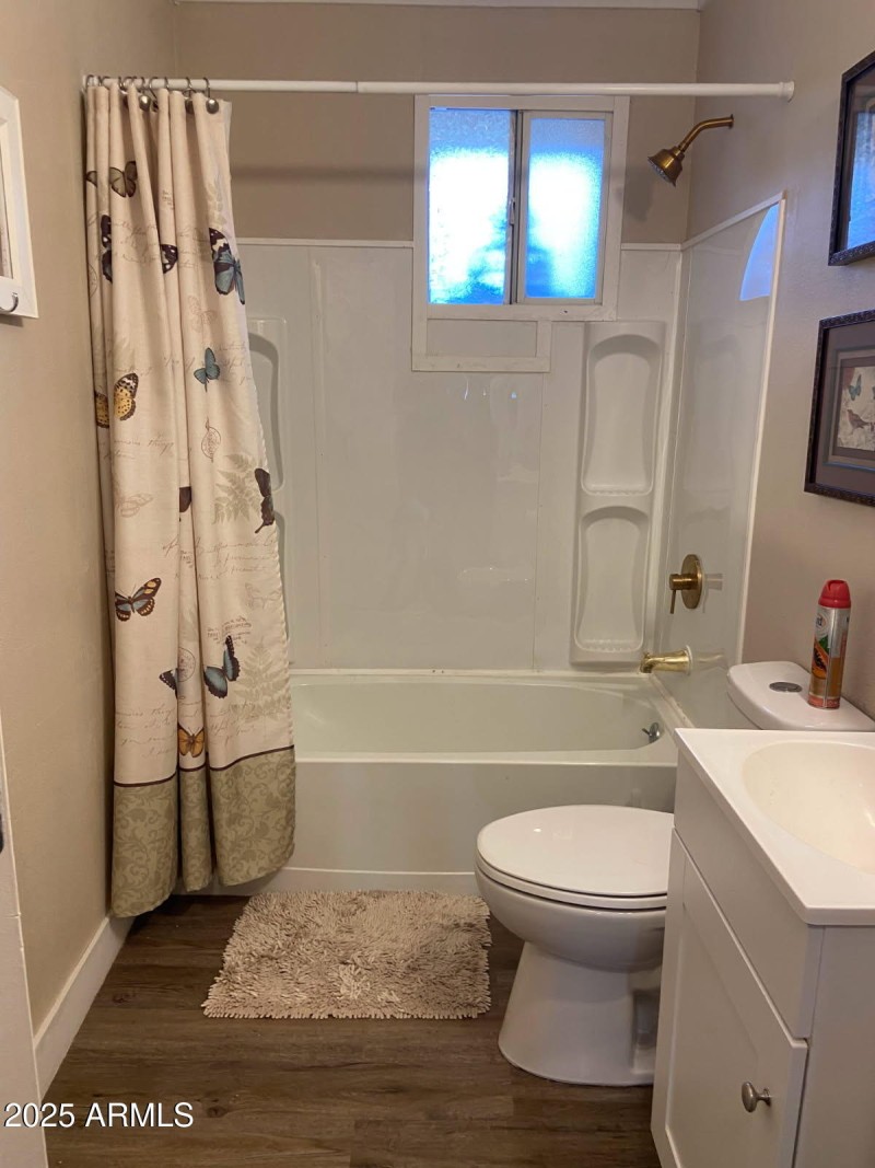225 N Lobb Ave -14