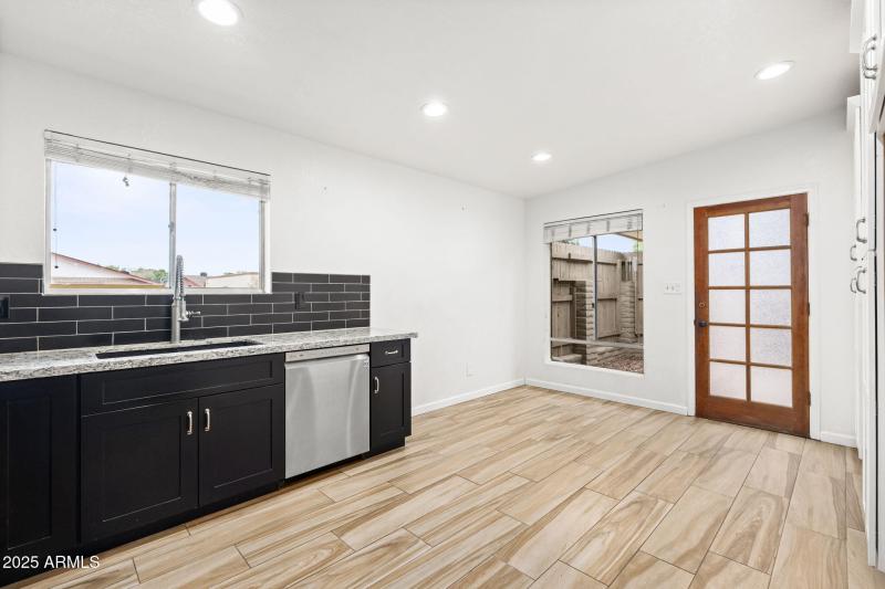 7604 N 46th Ave - 20