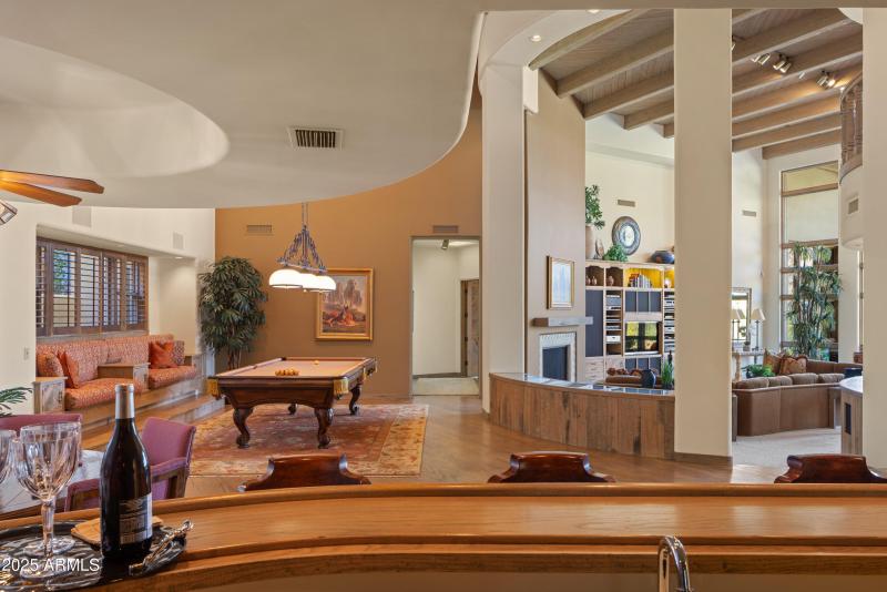 Game Room w/Full Bar