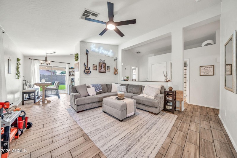 14817 W Redfield Rd-8