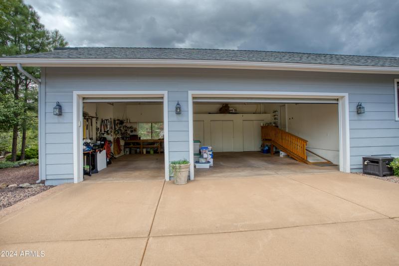 3-Car Garage
