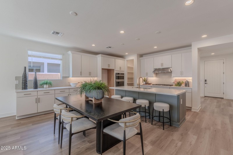 Casual Dining Area